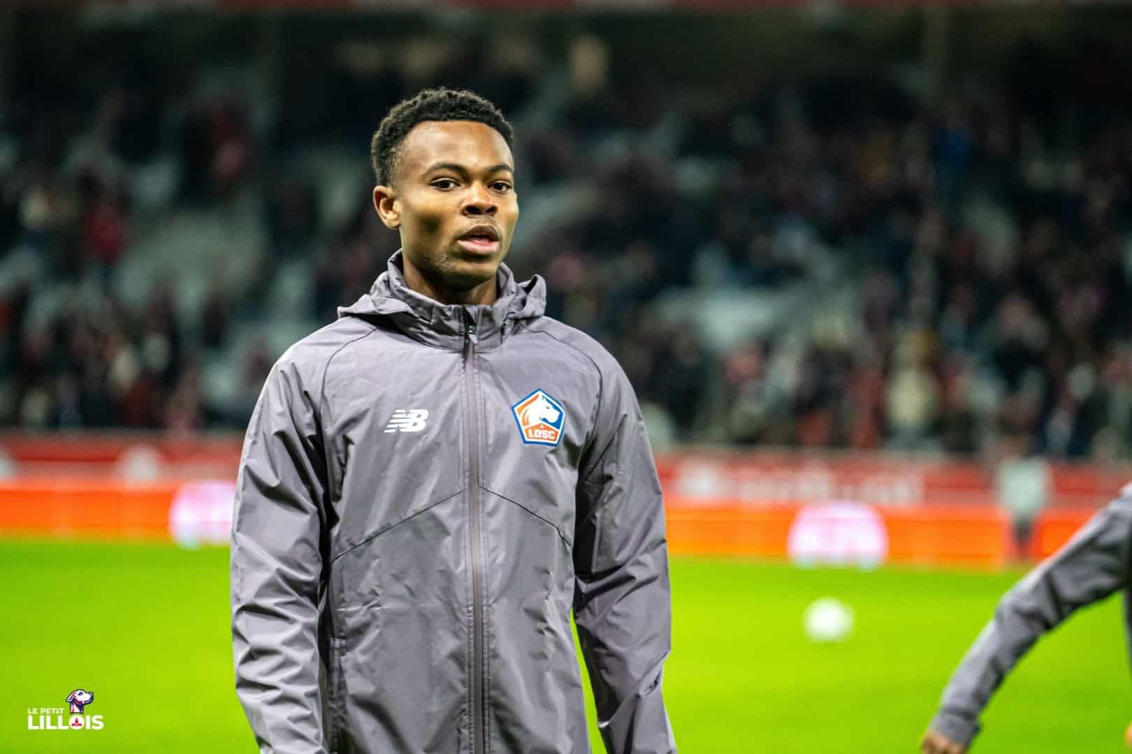 Angel Yondjo &agrave; l'&eacute;chauffement avec l'&eacute;quipe premi&egrave;re du LOSC.