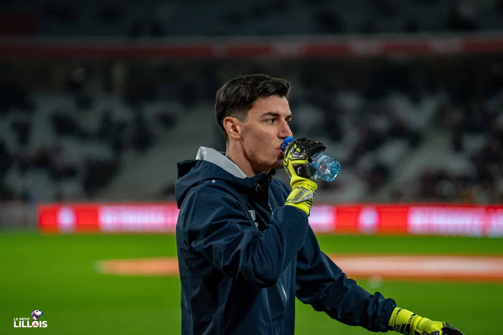 Berke &Ouml;zer &agrave; l'&eacute;chauffement avant LOSC - OM.