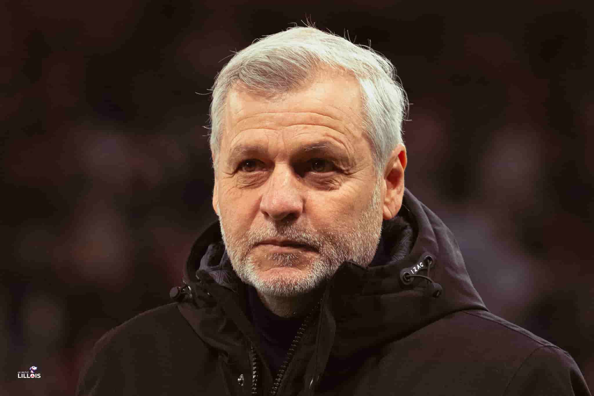 Bruno Genesio Bruno Genesio sur le banc pendant LOSC - Stade Brestois.