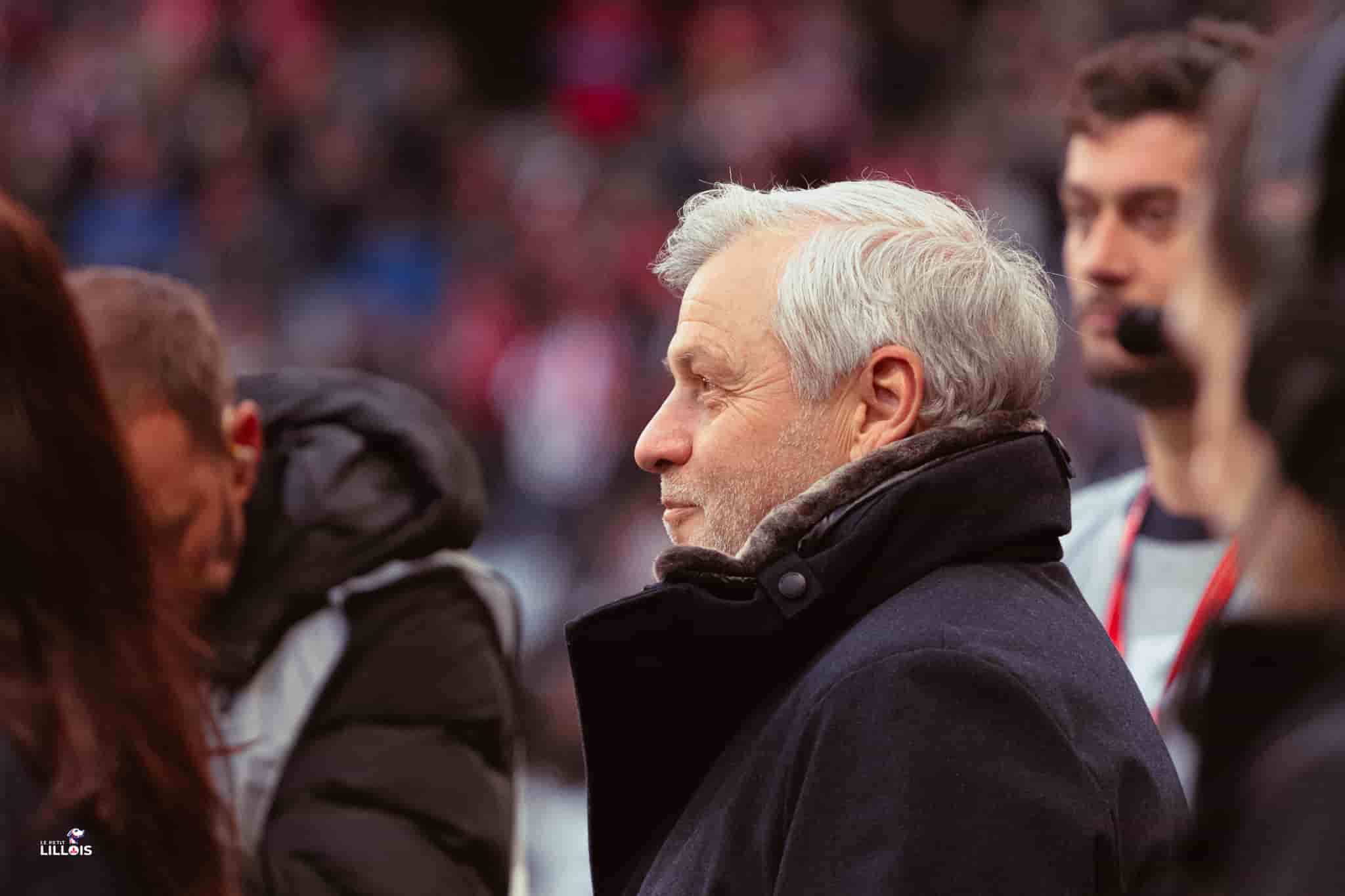 Bruno Genesio sur le banc lillois pendant LOSC - FC Nantes.