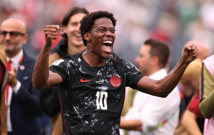 INGLEWOOD, CALIFORNIE - 28 JUIN : Jonathan David #10 du Canada c&eacute;l&egrave;bre la victoire de l&rsquo;&eacute;quipe et la progression de son &eacute;quipe en huiti&egrave;mes de finale apr&egrave;s le match des huiti&egrave;mes de finale de la Coupe du Monde de la FIFA 2026 entre l&rsquo;Afrique du Sud et le Canada au stade de Los Angeles le 28 juin 2026 &agrave; Inglewood, Californie.