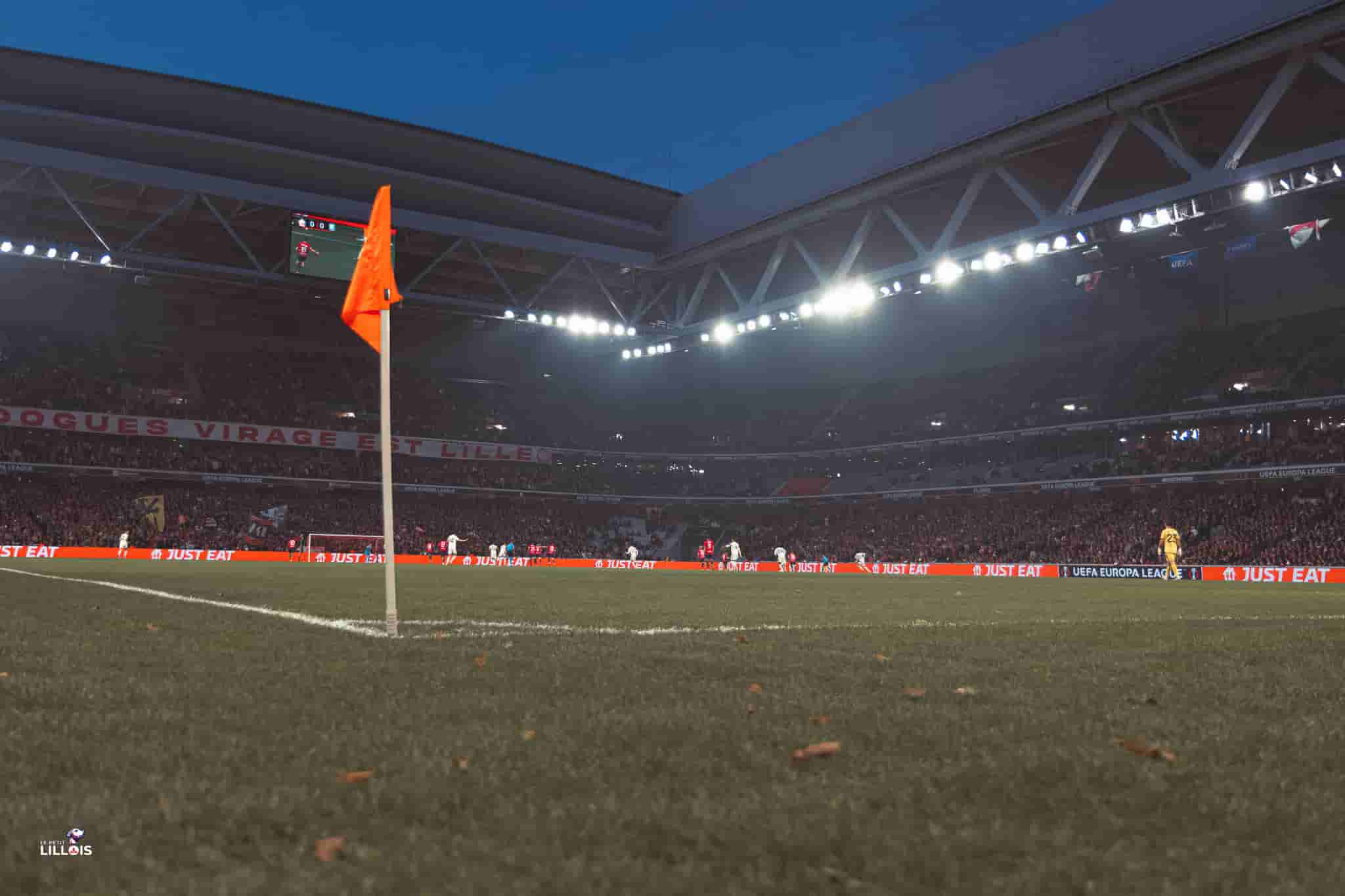 Decathlon Arena – Stade Pierre-Mauroy La Decathlon Arena - Stade Pierre Mauroy en configuration Ligue Europa.