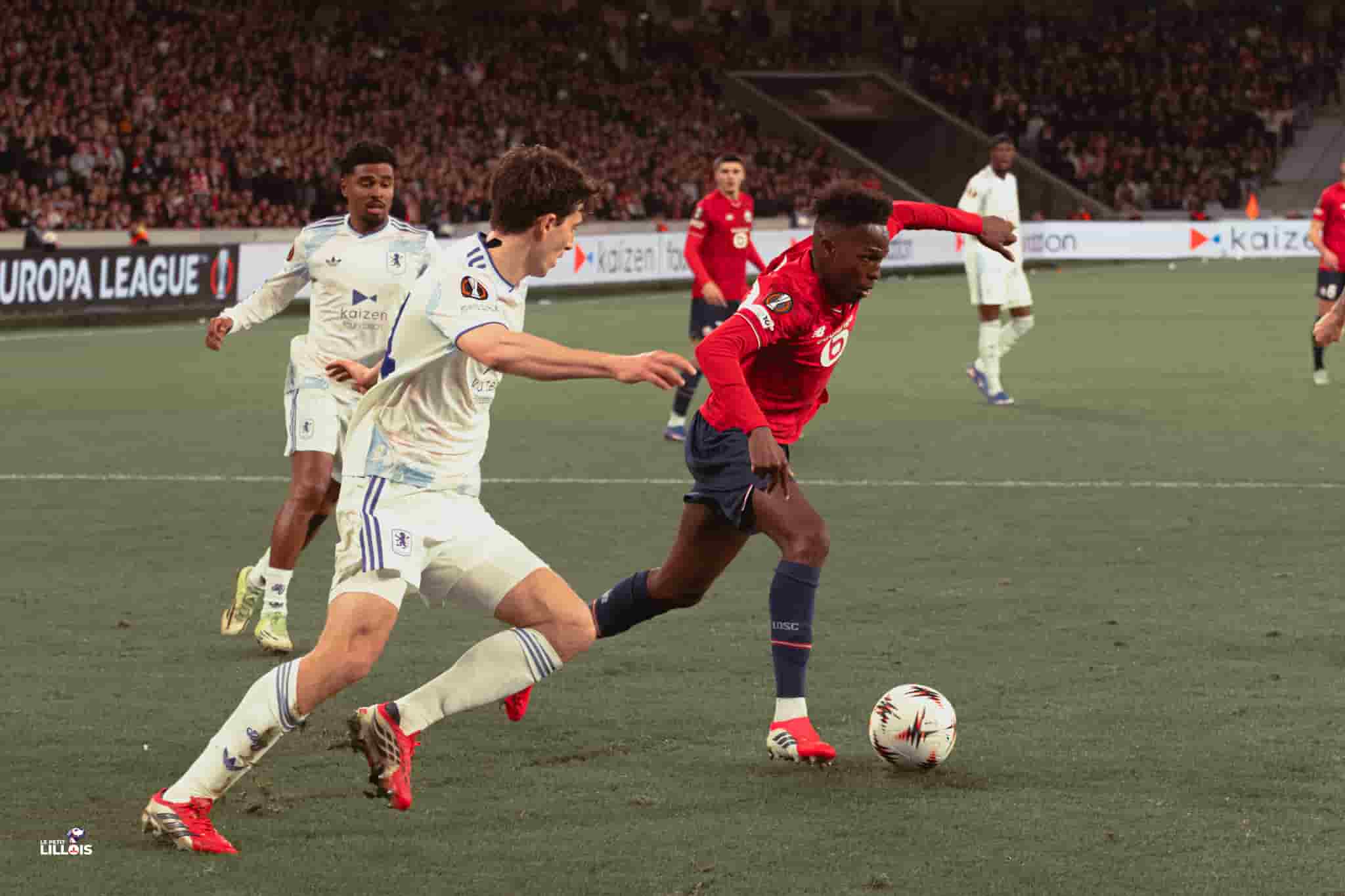 Félix Correia Félix Correia sur le terrain pendant LOSC - Aston Villa.