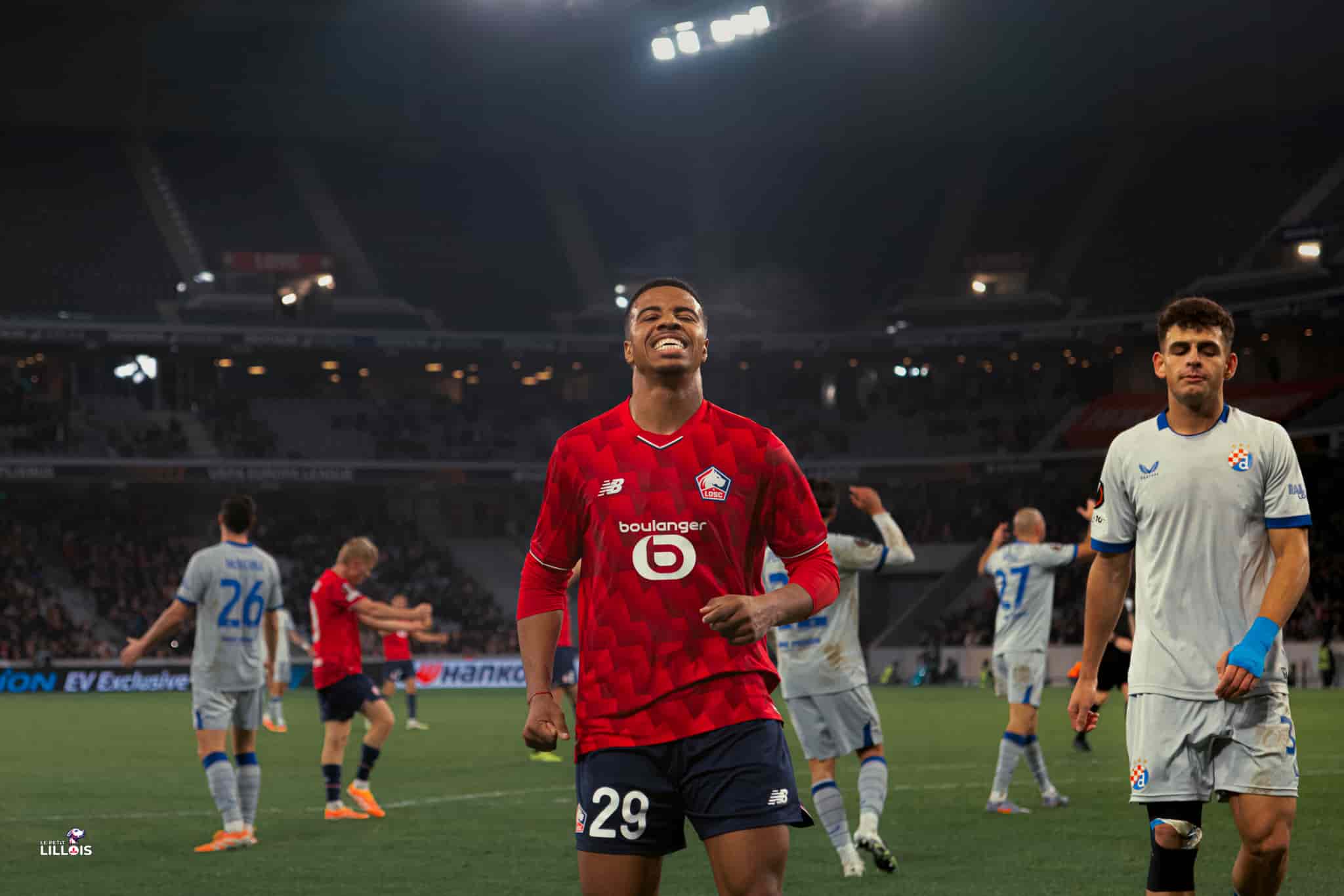 Hamza Igamane savoure apr&egrave;s avoir marqu&eacute; un but avec le LOSC contre le Dinamo Zagreb.