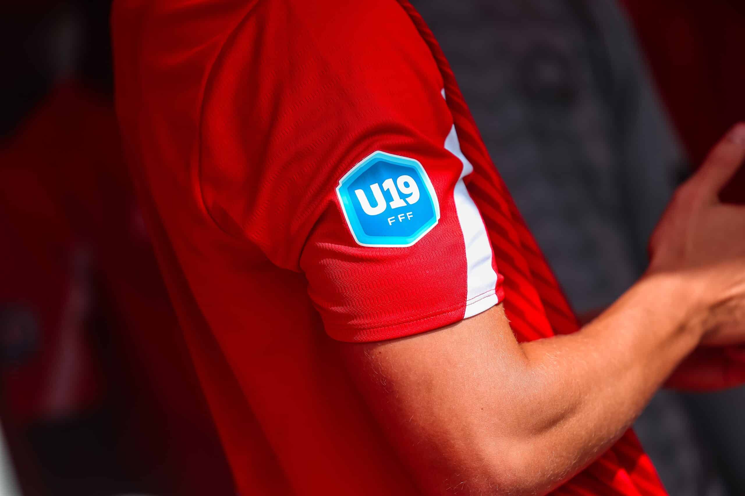 Logo U19 Le logo de Championnat National U19 sur le maillot du LOSC.