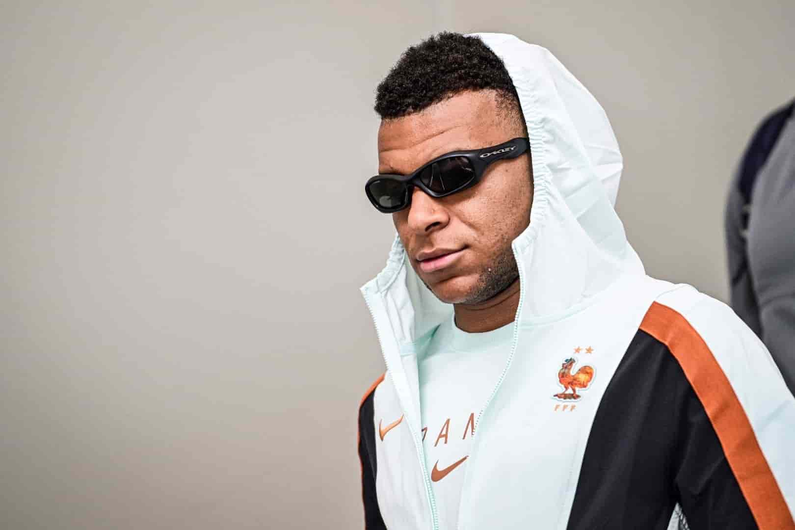 Kylian Mbappé Kylian Mbappé, capitaine de l'équipe de France.