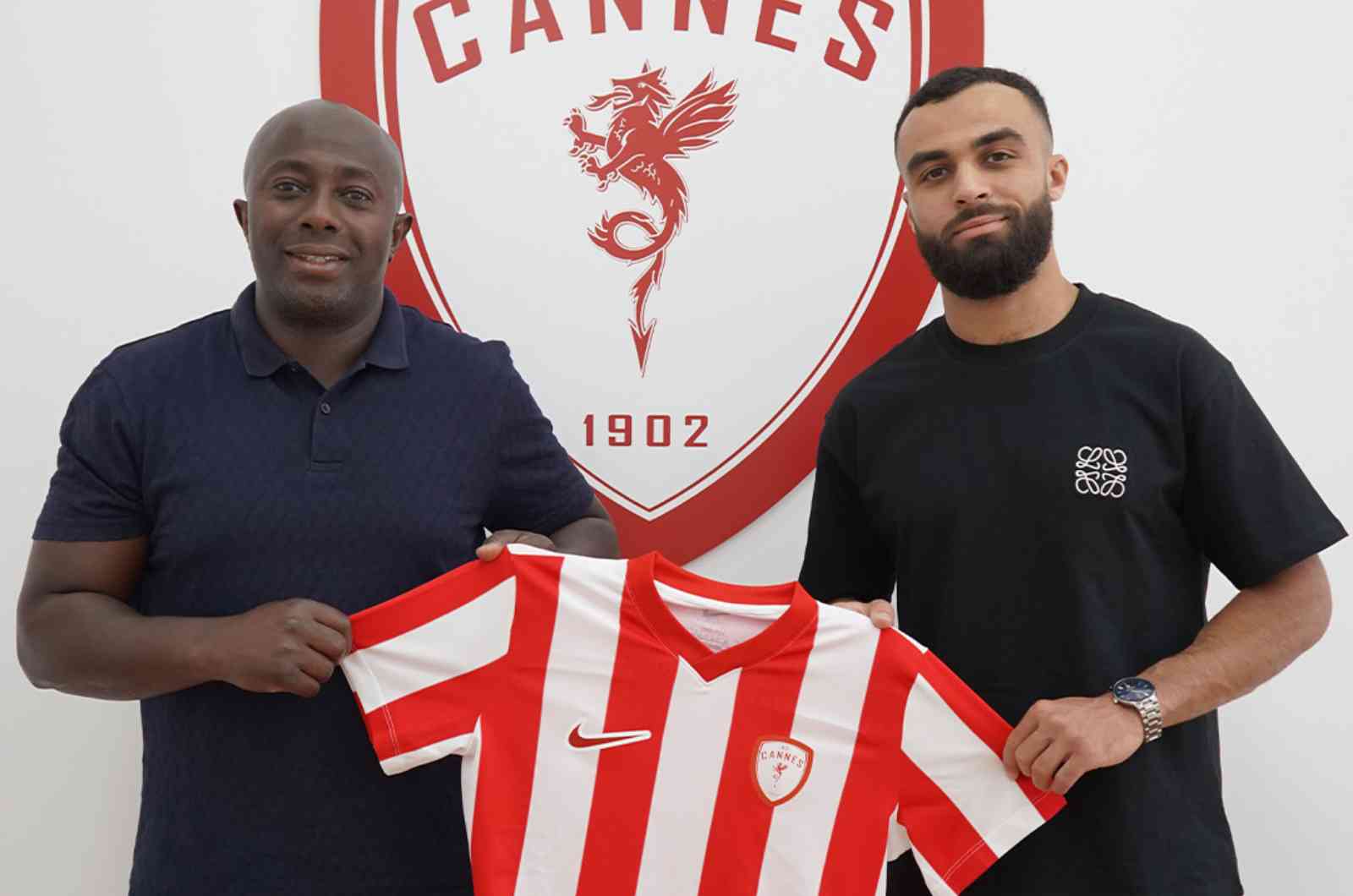 Ahmed Majid avec le maillot de l'AS Cannes