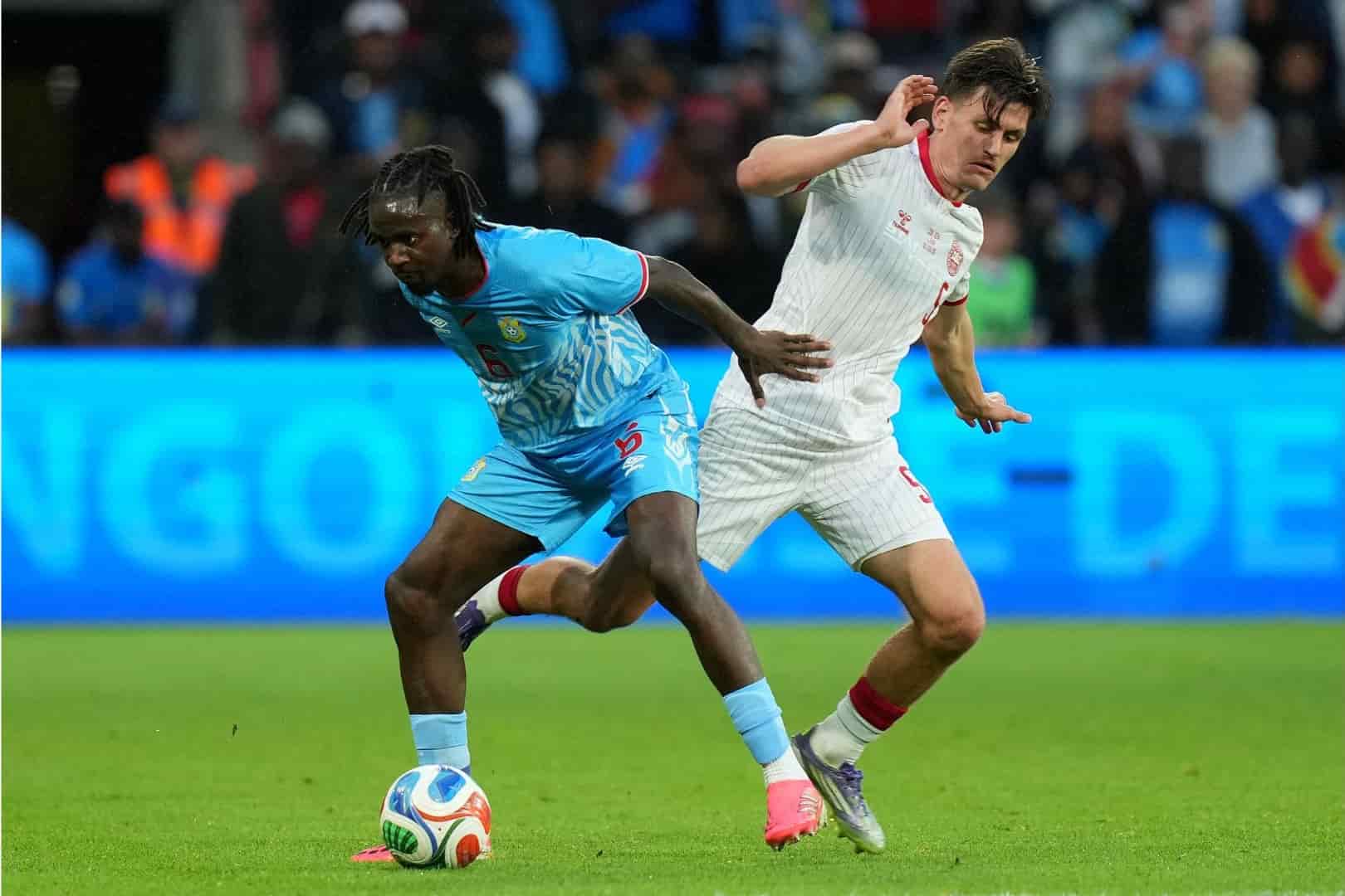 Ngal'ayel Mukau, international congolais et milieu de terrain du LOSC.