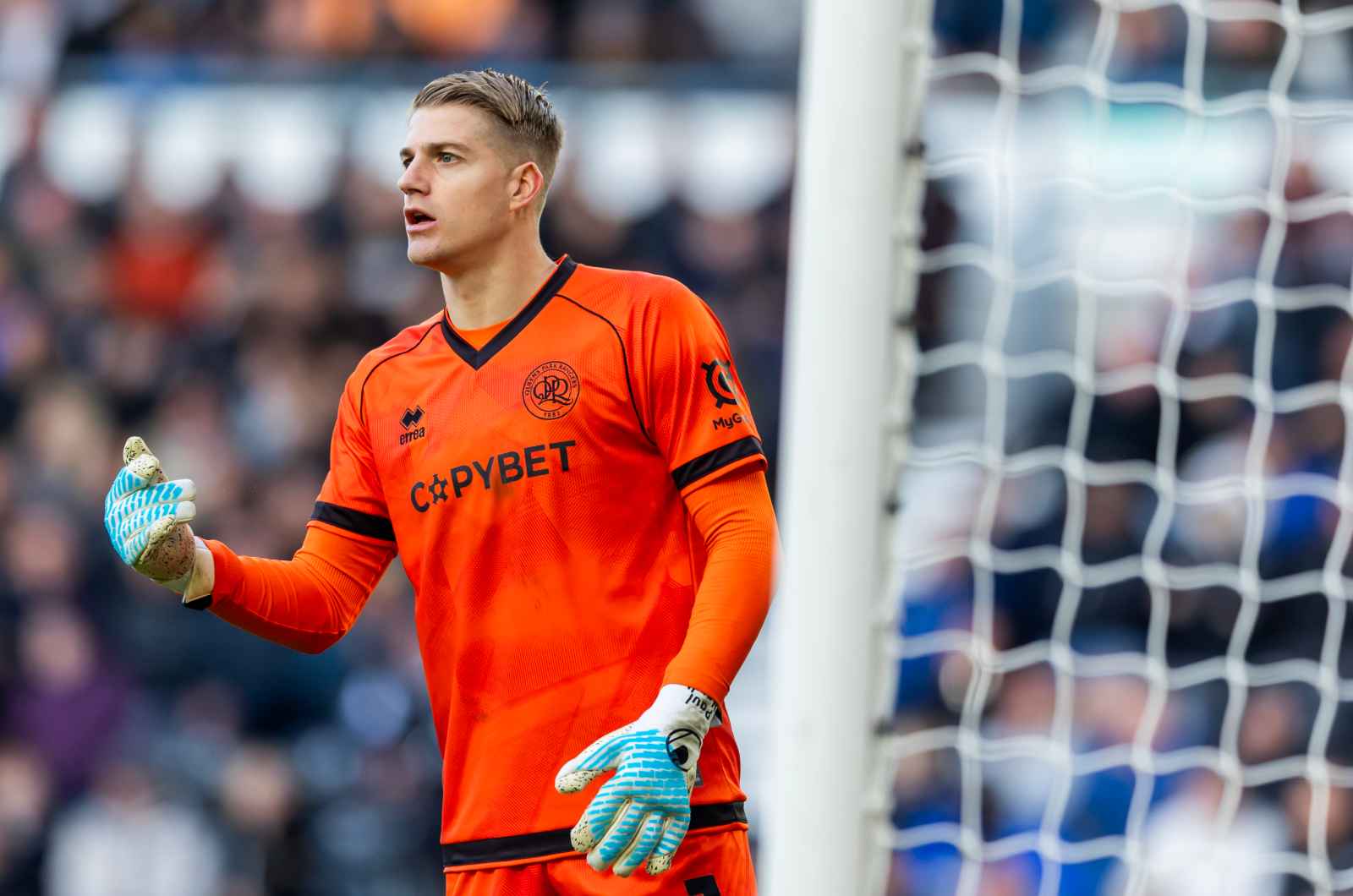 Paul Nardi QPR DERBY, ANGLETERRE - 25 OCTOBRE : Paul Nardi des Queens Park Rangers lors du match du Sky Bet Championship entre Derby County et Queens Park Rangers au Pride Park le 25 octobre 2025 à Derby, en Angleterre.