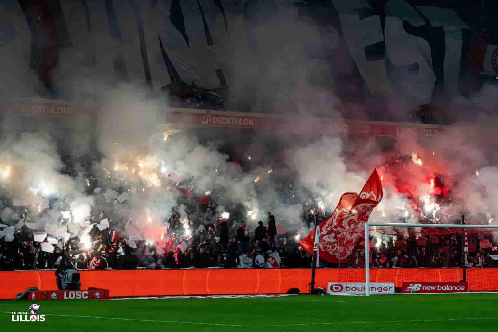 Le craquage des supporters lillois en tribunes pendant LOSC - OM.