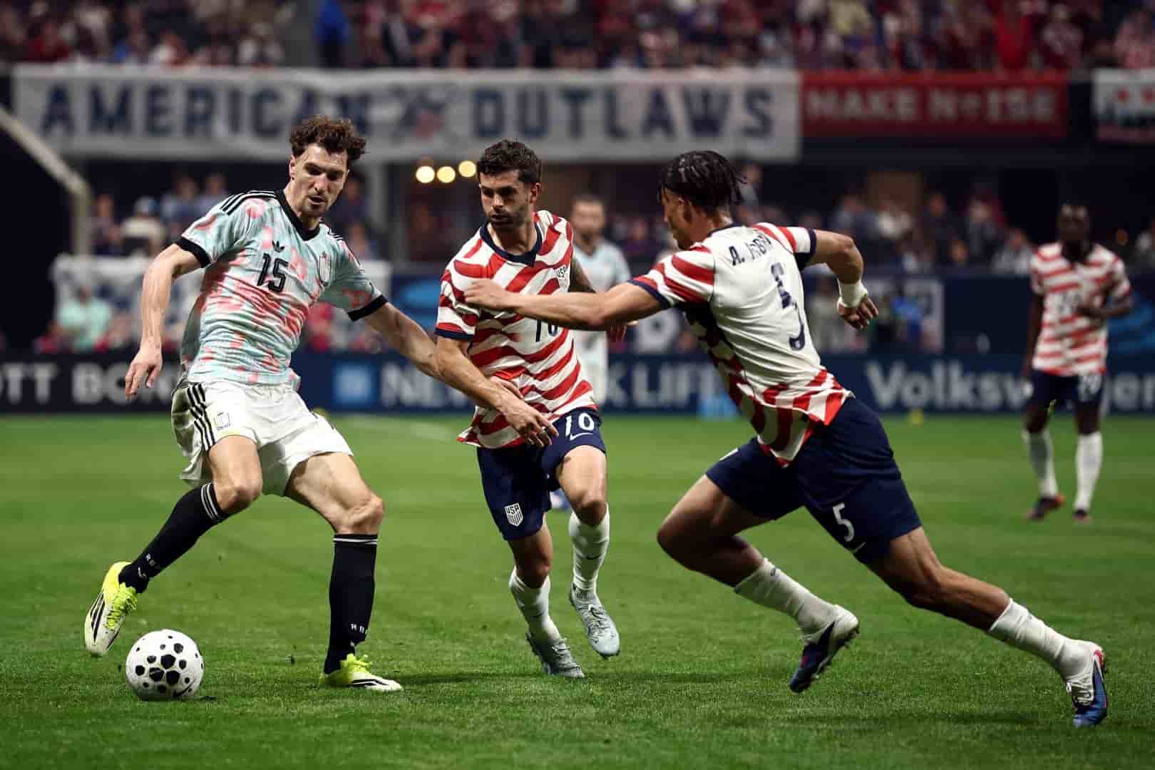 Thomas Meunier Thomas Meunier, joueur du LOSC et international belge