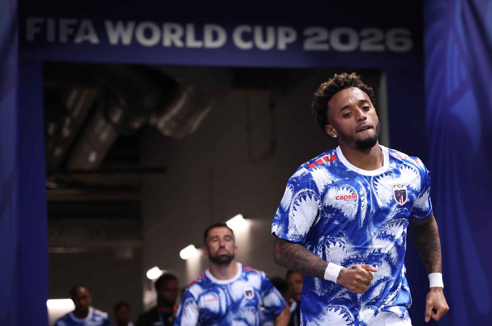 ryan mendes cap vert KANSAS CITY, MISSOURI - 16 JUIN : Lautaro Martínez #22 d’Argentine tire alors qu’Aïssa Mandi #2 d’Algérie se rapproche lors du match du groupe J de la Coupe du Monde FIFA 2026 entre l’Argentine et l’Algérie au Kansas City Stadium le 16 juin 2026 à Kansas City, Missouri.
