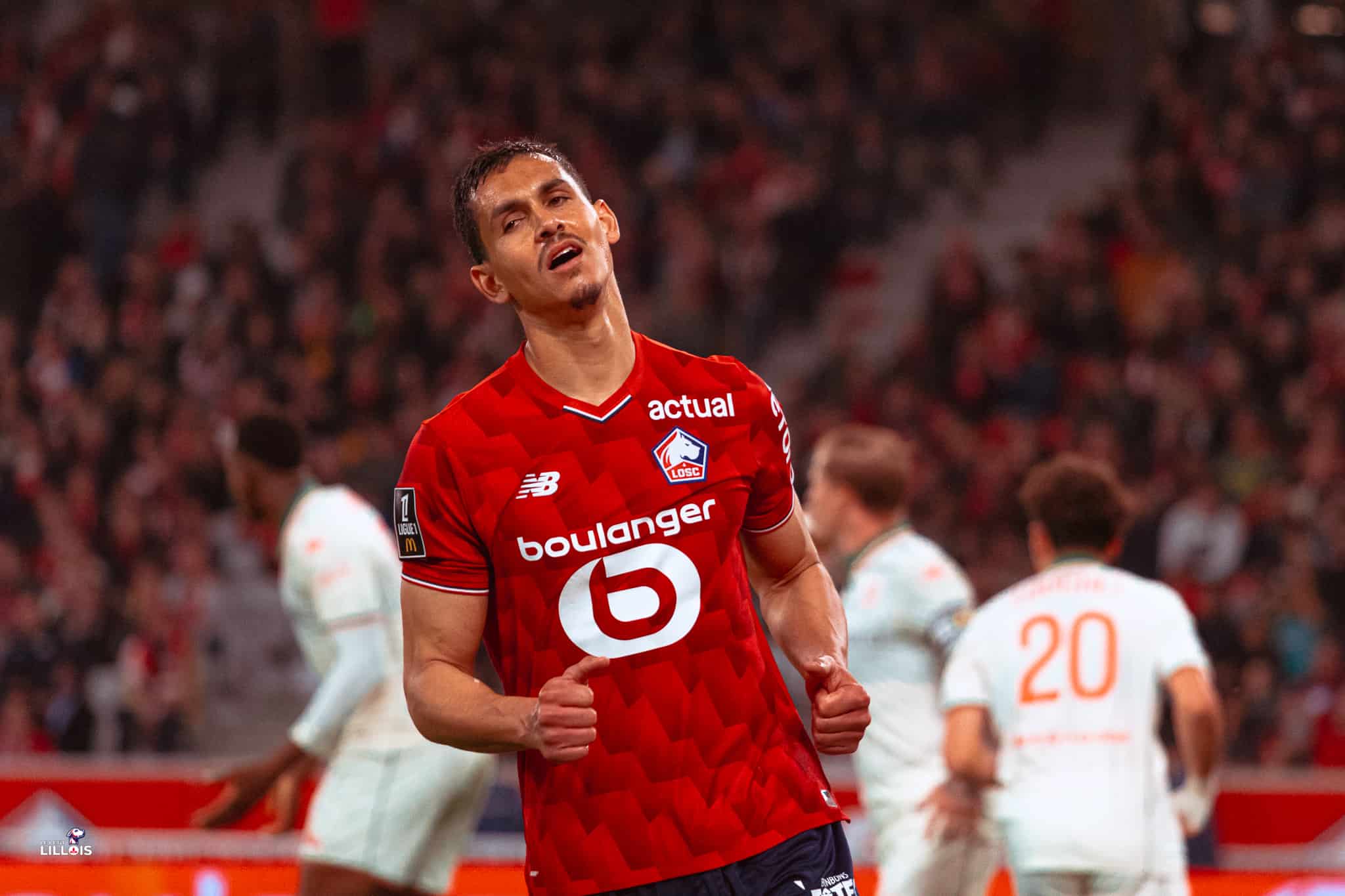A&iuml;ssa Mandi, d&eacute;fenseur central du LOSC.