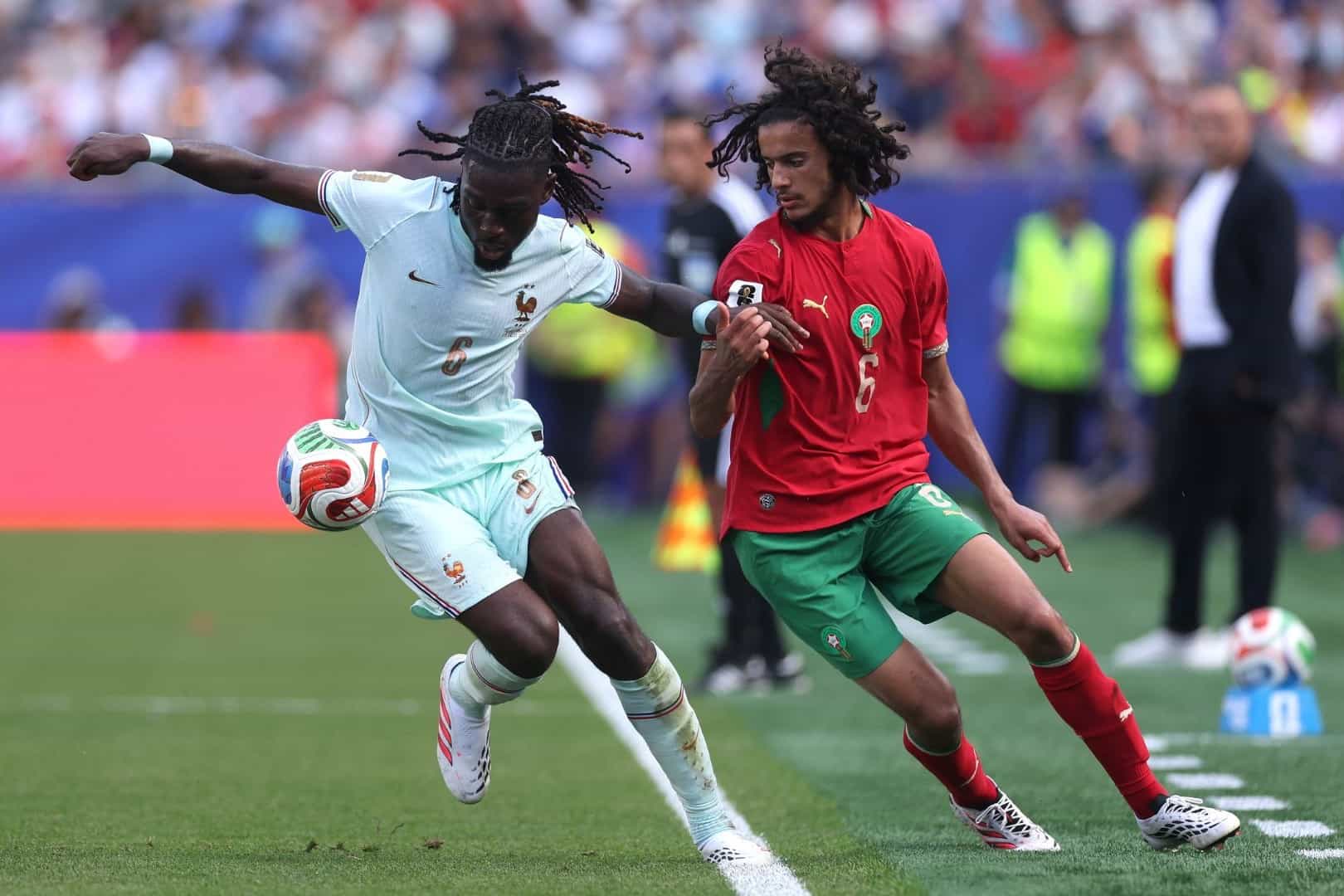 Ayyoub Bouaddi, milieu de terrain du LOSC et international marocain.