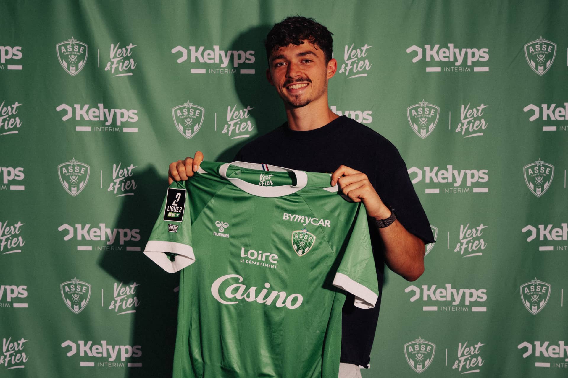 Lucas Lavallée Lucas Lavallée, ancien joueur du LOSC, signe à l'AS Saint-Etienne.