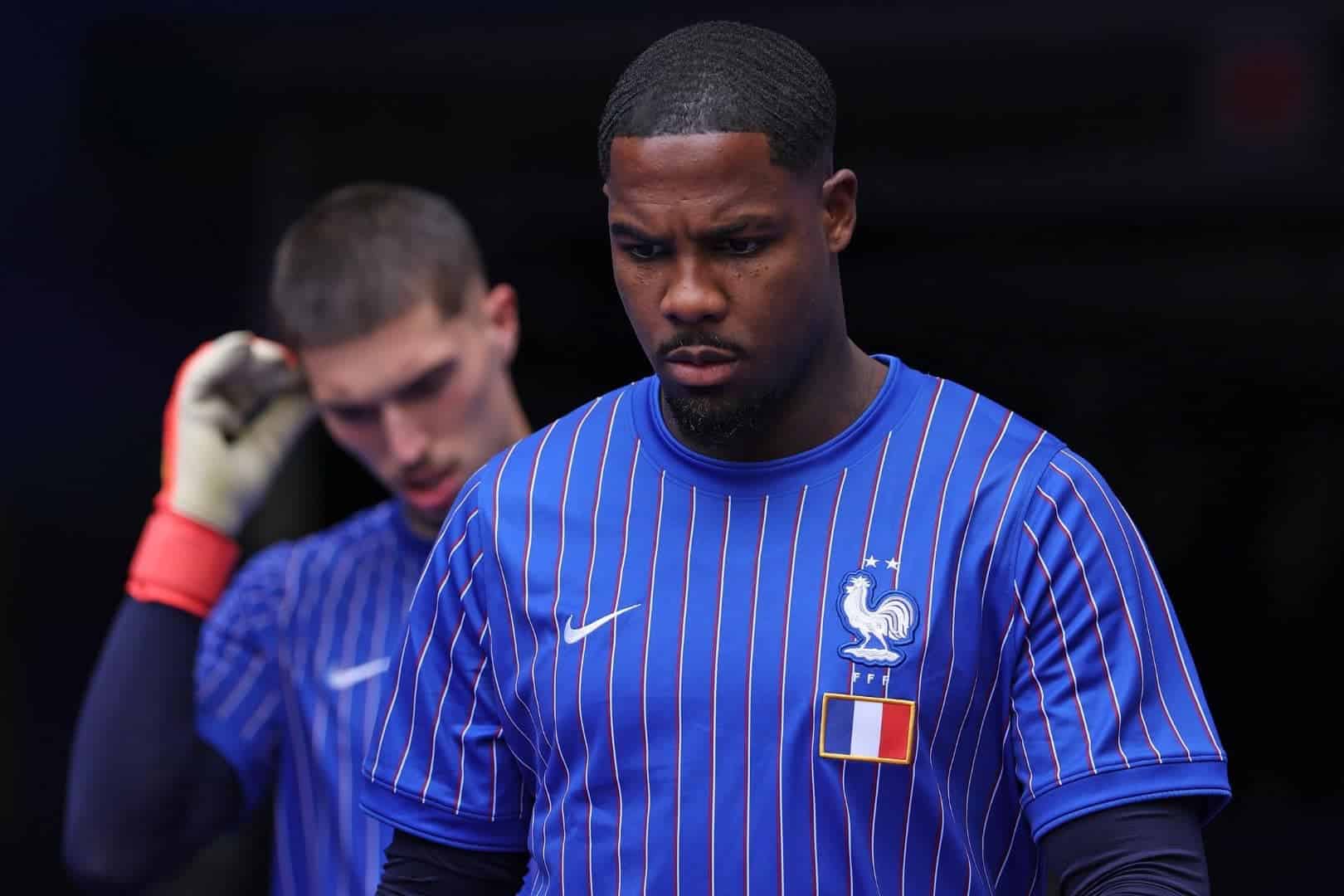 Mike Maignan, ancien gardien du LOSC et international français.