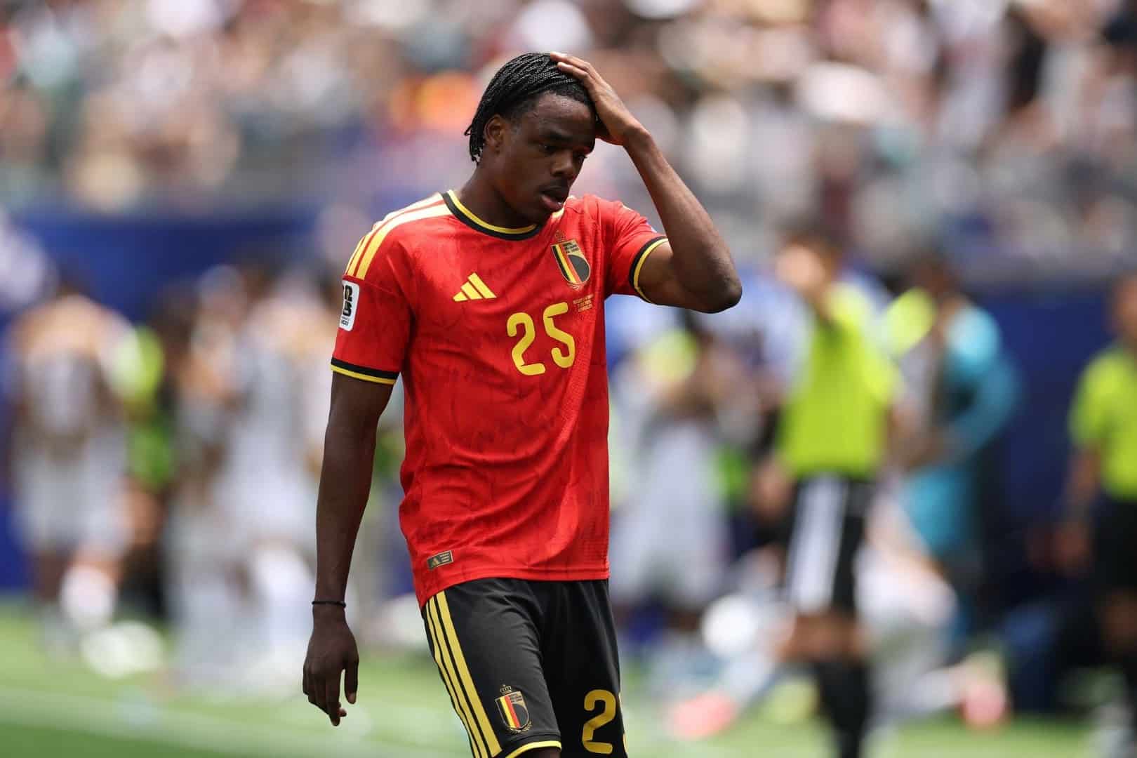 Nathan Ngoy Nathan Ngoy, défenseur central du LOSC et international belge.