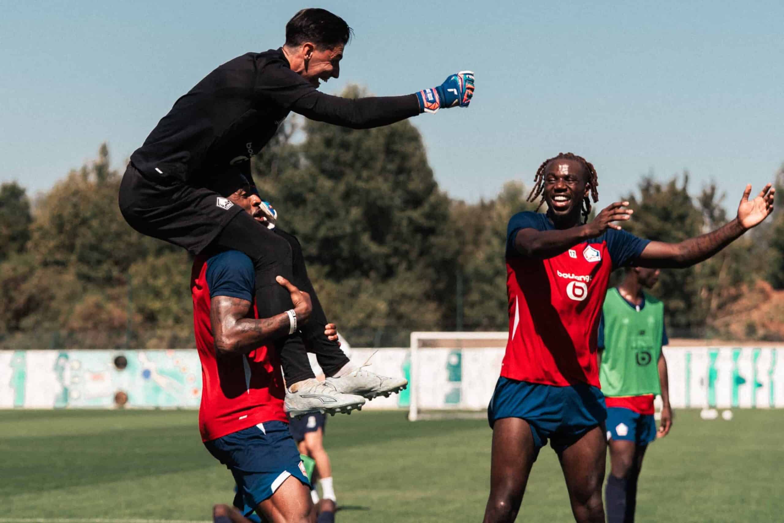 Ngal'ayel Mukau, milieu de terrain du LOSC.
