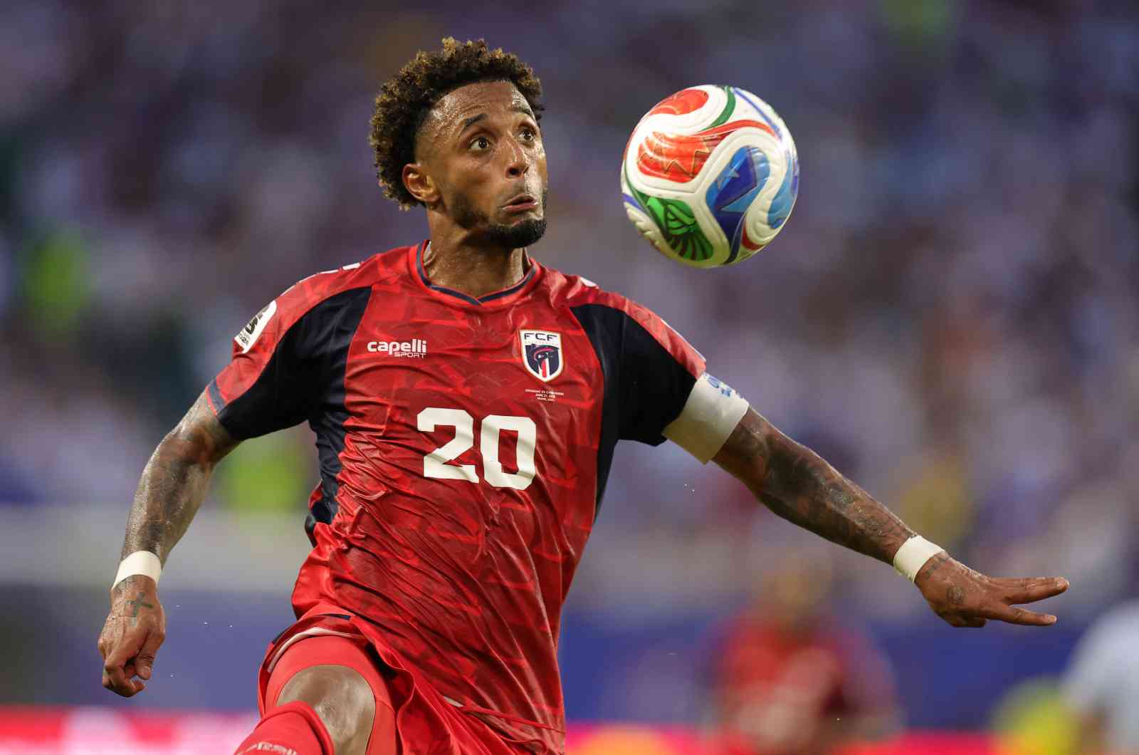 Ryan Mendes Cap Vert MIAMI GARDENS, FLORIDE - 21 JUIN : Ryan Mendes #20 de Cap-Verde contrôle le ballon lors du match du groupe H de la Coupe du Monde de la FIFA 2026 entre l’Uruguay et le Cap-Vert au Miami Stadium le 21 juin 2026 à Miami Gardens, Floride.