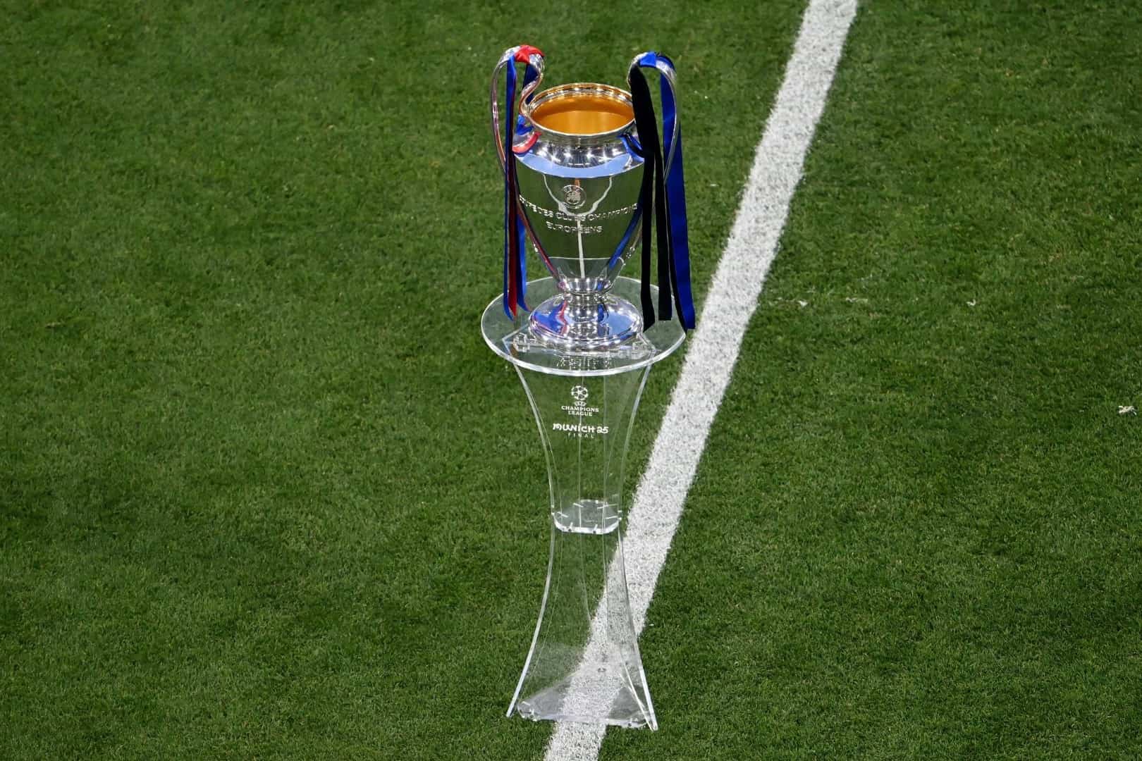 Trophée de la Ligue des Champions Le Trophée du vainqueur de la Ligue des Champions.