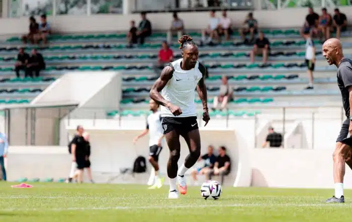 Usman Simbakoli, ancien joueur du LOSC, buteur avec Angers SCO.