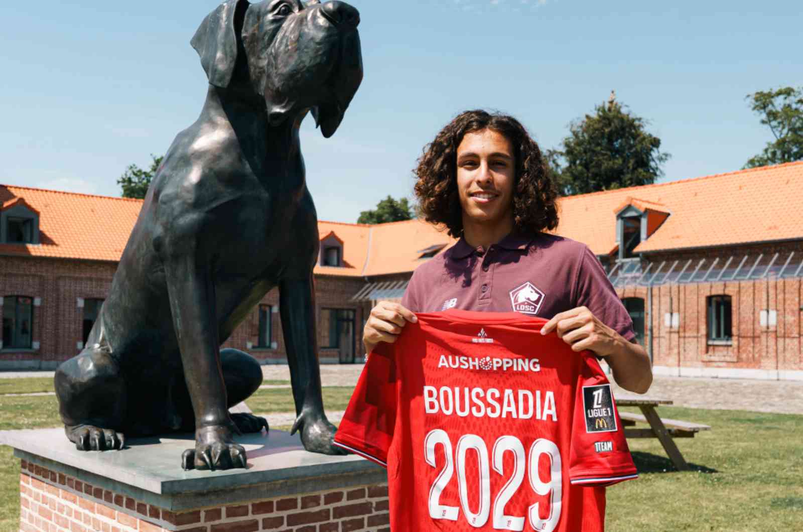 saad boussadi signe pro Saad Boussadia a signé son premier contrat professionnel en faveur du LOSC.