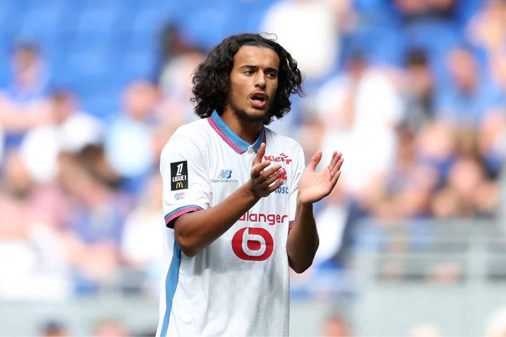 Ayyoub Bouaddi Ayyoub Bouaddi, ancien milieu de terrain du LOSC.