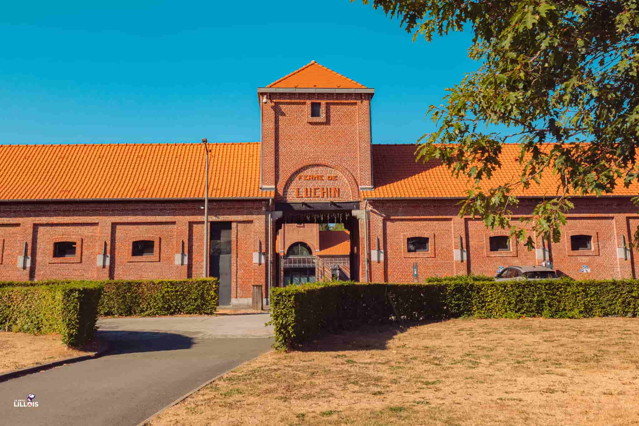 Domaine de Luchin Domaine de Luchin, centre d'entraînement et de formation du LOSC (Ligue 1).