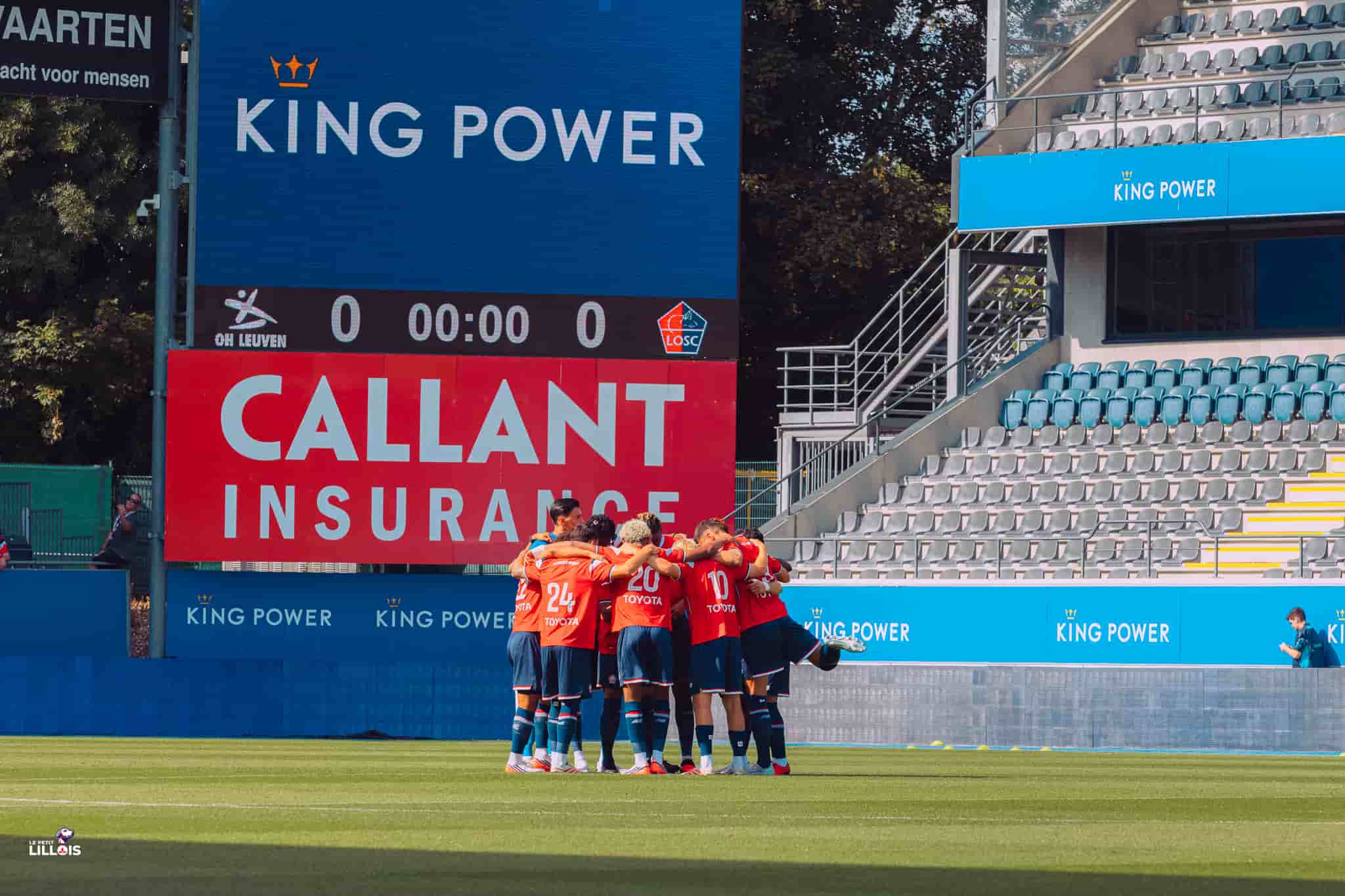 Joueurs LOSC Les joueurs du LOSC sur la pelouse du Den Dreef Stadion à Louvain.