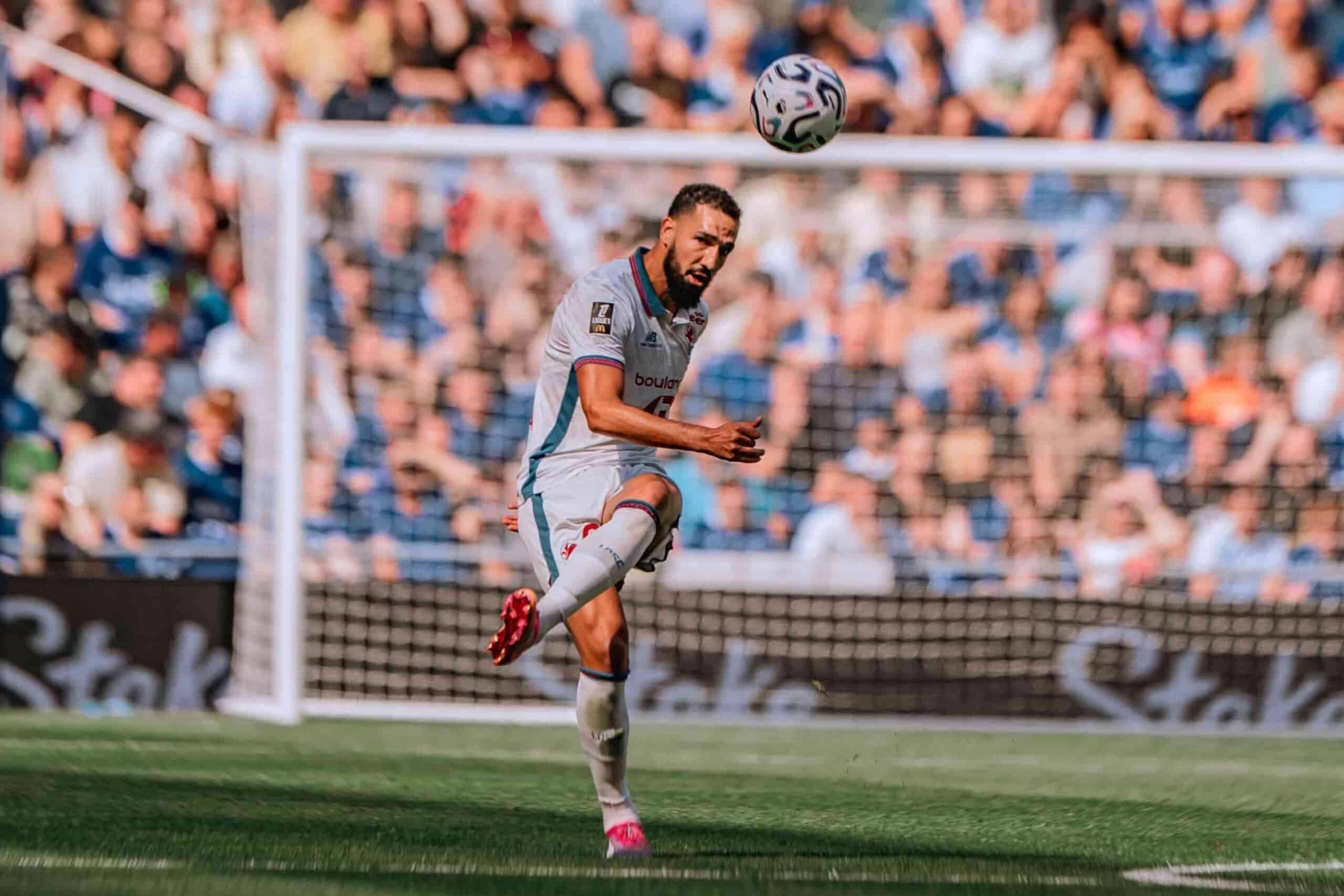 Nabil Bentaleb Nabil Bentaleb, milieu de terrain du LOSC.