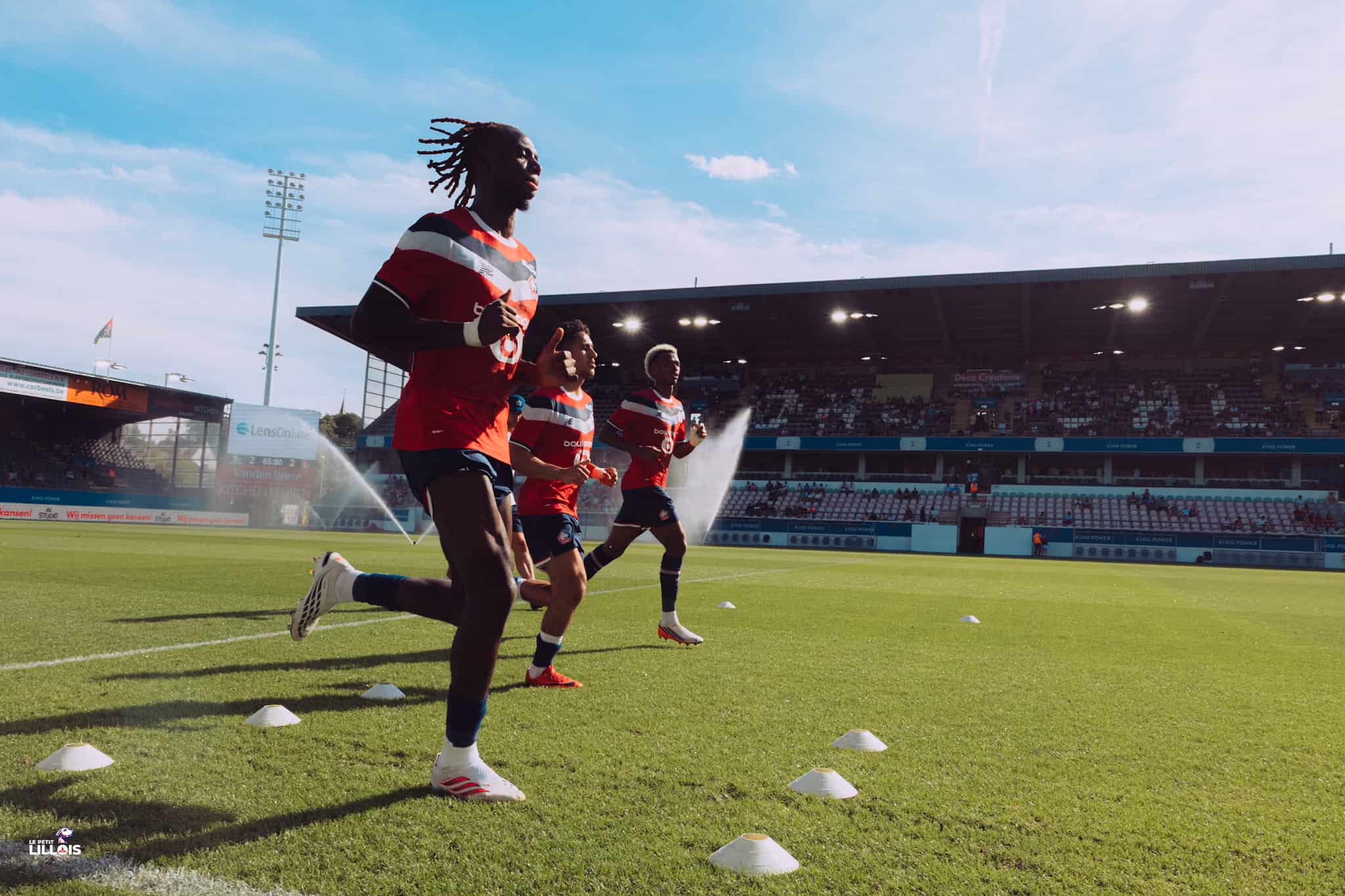 Ngal'ayel Mukau, milieu de terrain du LOSC.