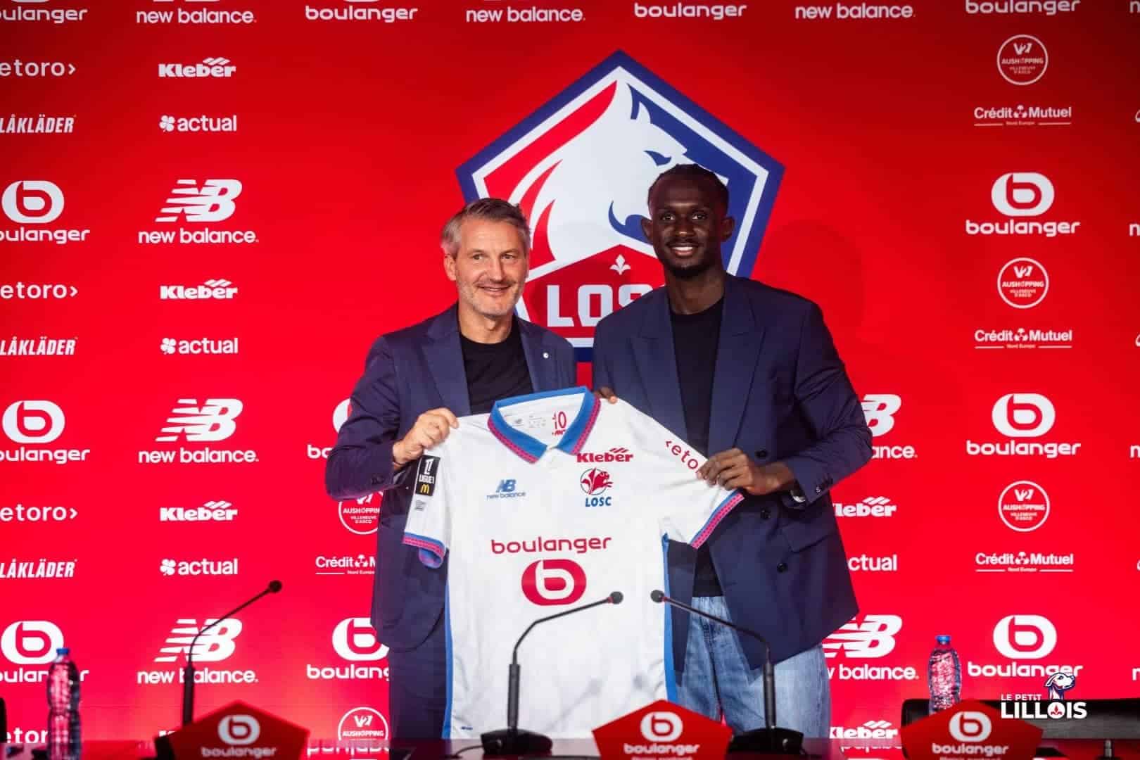 Tanguy Nianzou, Olivier Létang Tanguy Nianzou et Olivier Létang, défenseur et président du LOSC, en conférence de presse au Domaine de Luchin.