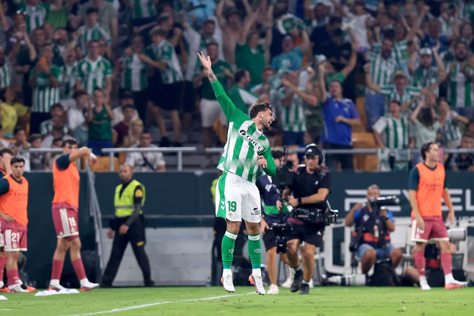 Troy Parrott Troy Parrott, attaquant du Betis.