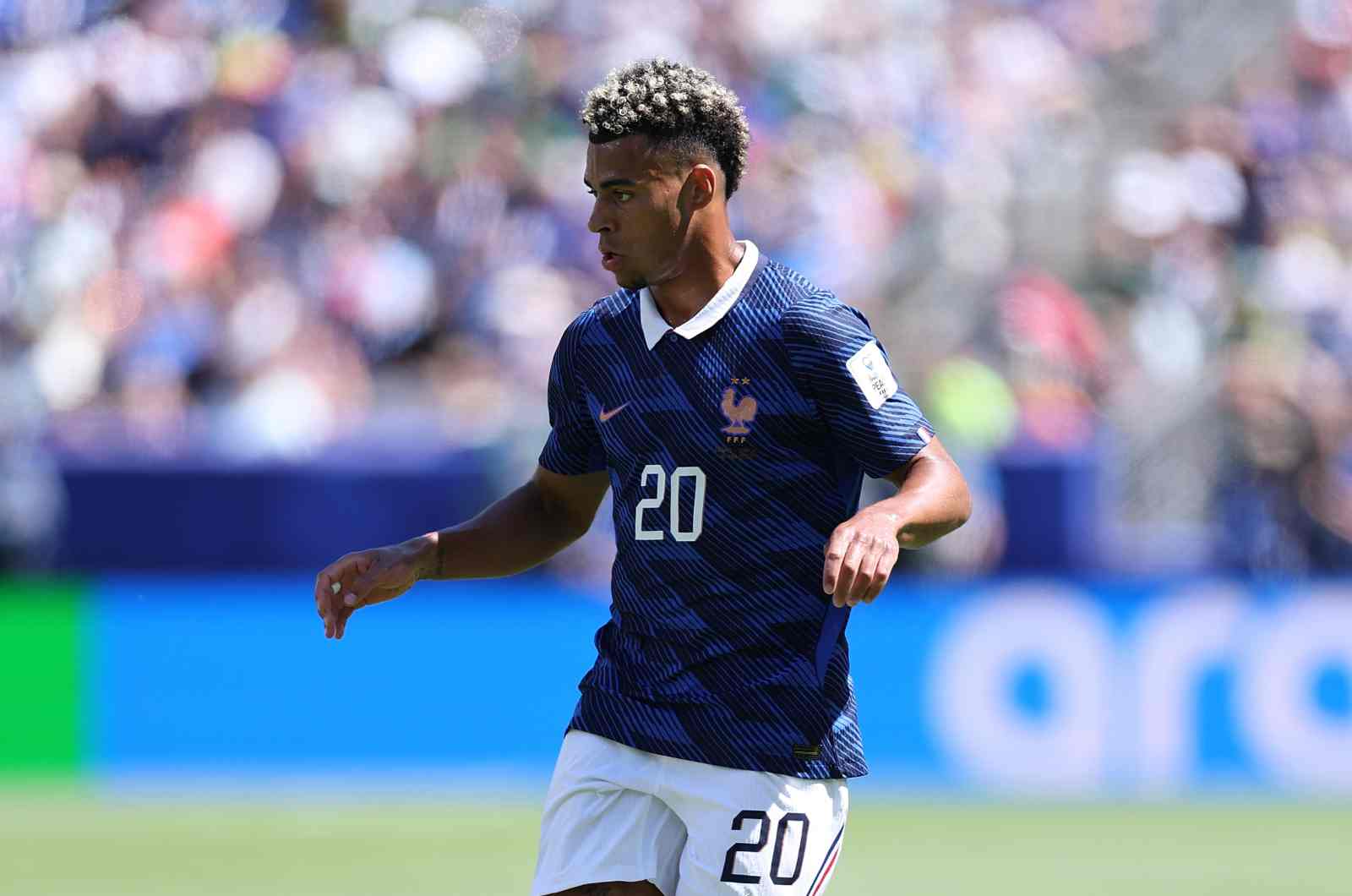 EAST RUTHERFORD, NEW JERSEY - JUNE 16: D&eacute;sir&eacute; Dou&eacute; #20 of France runs with the ball during the FIFA World Cup 2026 Group I match between France and Senegal at New York New Jersey Stadium on June 16, 2026 in East Rutherford, New Jersey.
