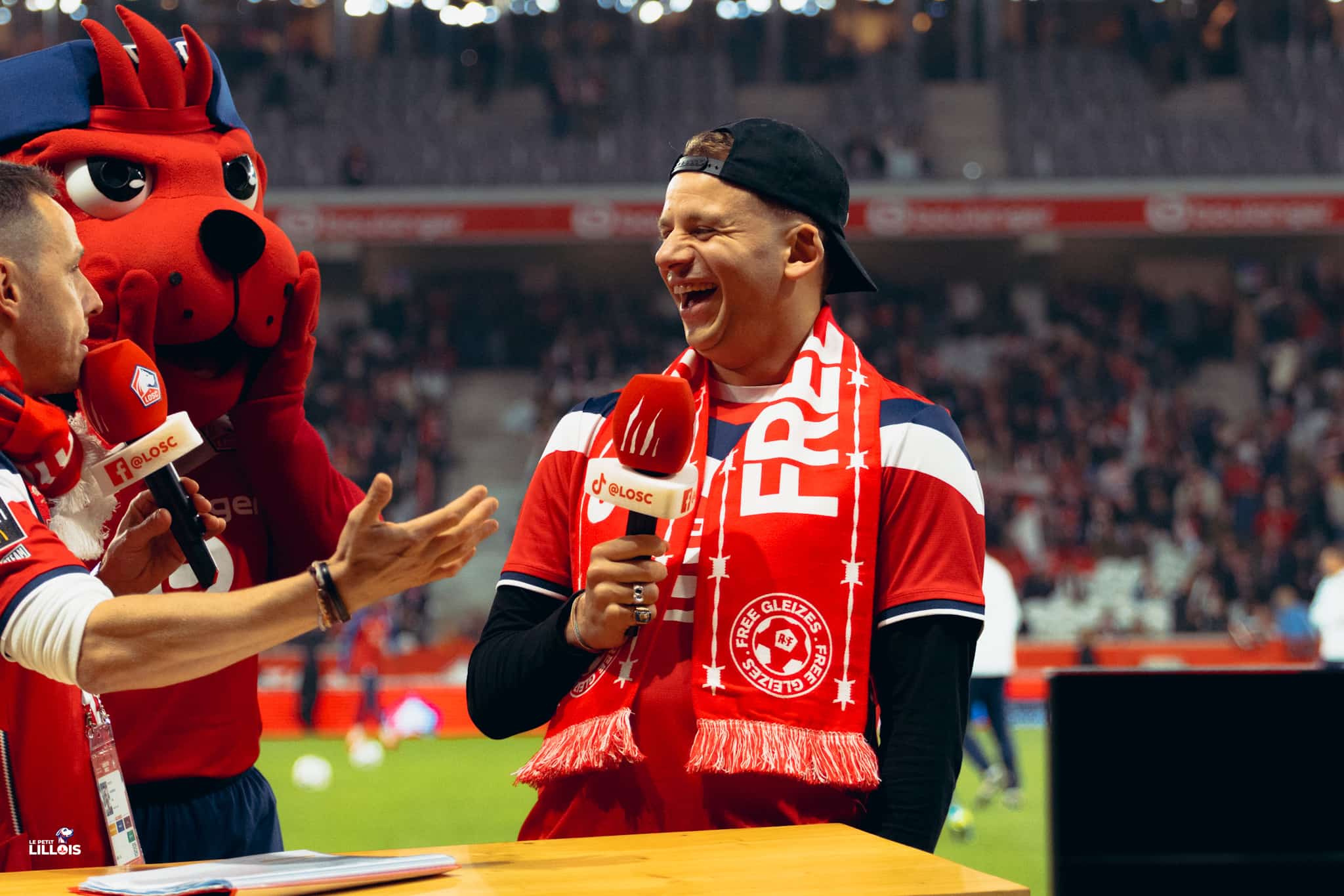 Ben PLG LOSCRCL Ben PLG, rappeur lillois présent au stade pour LOSC - RC Lens.