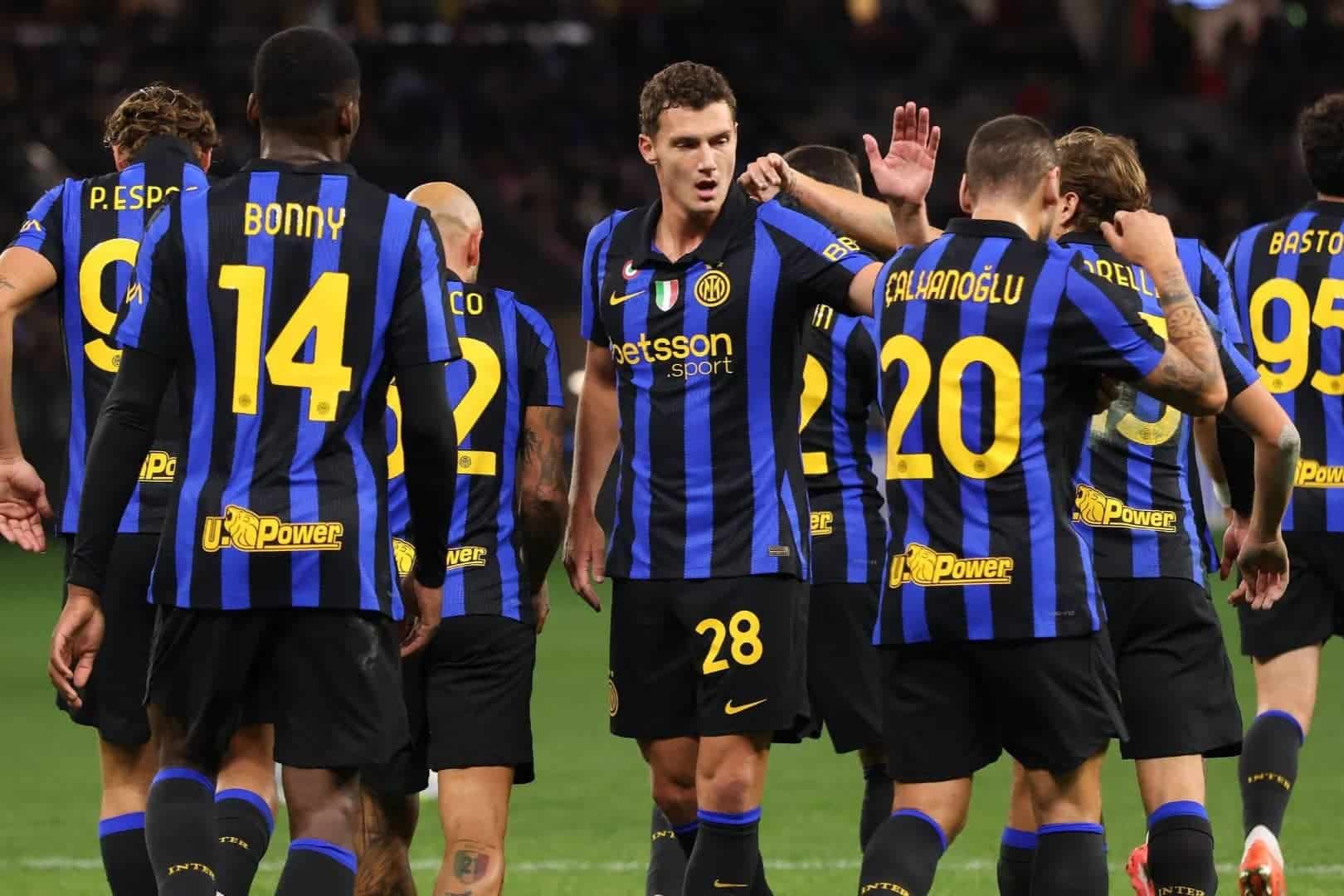 Benjamin Pavard Benjamin Pavard, défenseur central de l'Inter Milan.