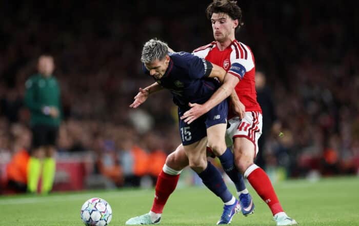Romain Perraud, latéral du LOSC à l'Emirates Stadium.