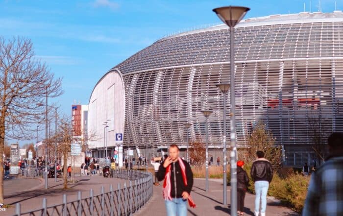 Le Stade Pierre Mauroy vu de l'ext&eacute;rieur.