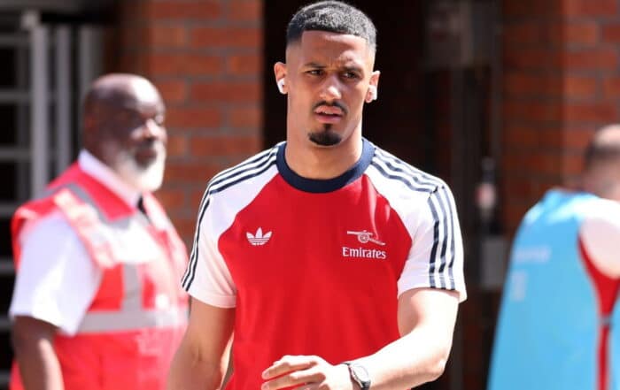 William Saliba, d&eacute;fenseur central d'Arsenal et international fran&ccedil;ais.