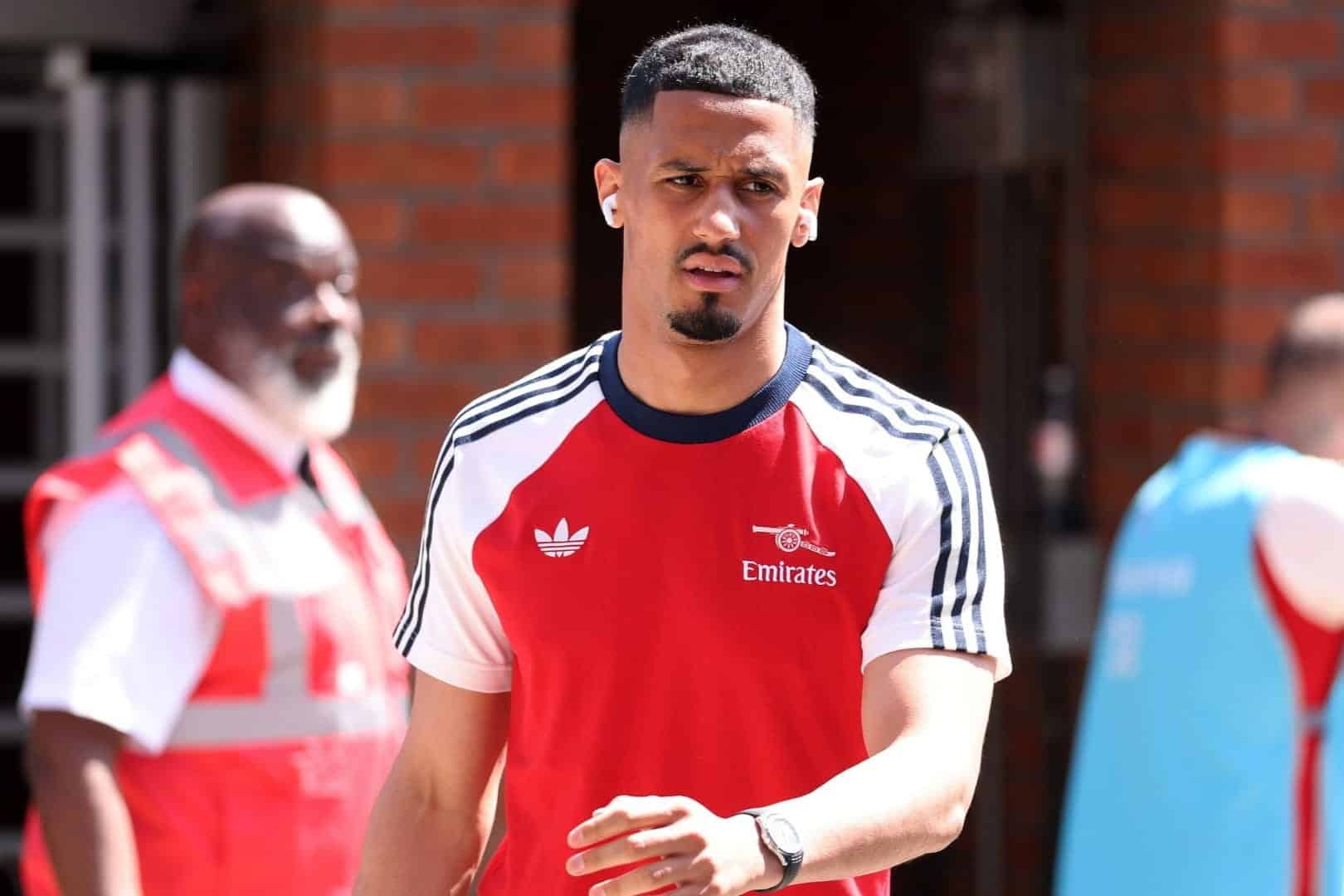 William Saliba, d&eacute;fenseur central d'Arsenal et international fran&ccedil;ais.