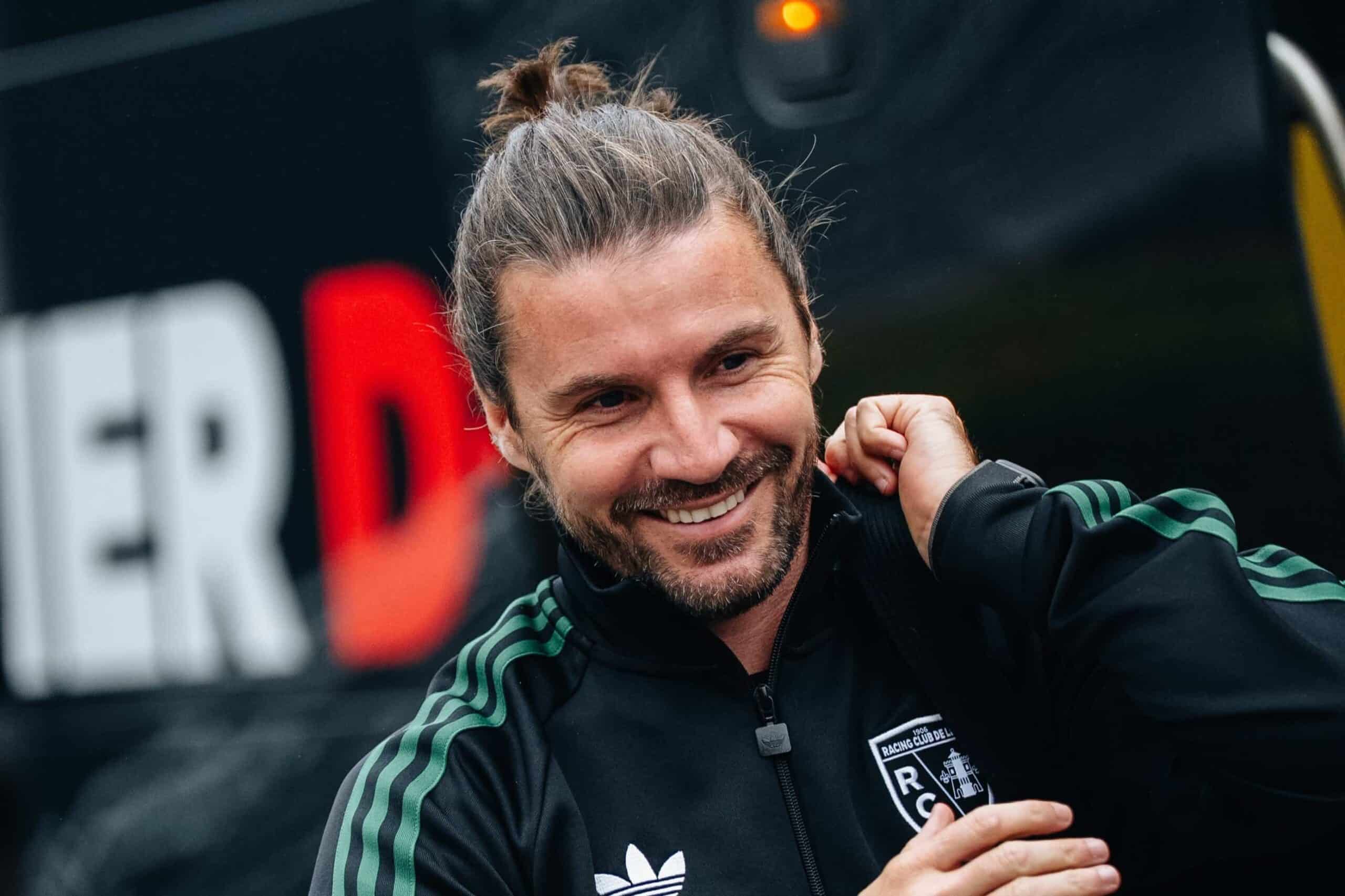 Yannick Cahuzac Yannick Cahuzac, entraîneur du RC Lens.